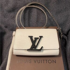 LOUIS VUITTON Louise leather crossbody bag